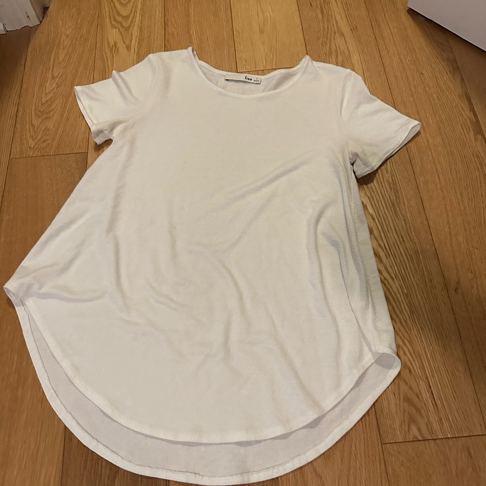 Best white T-shirt - Wilfred Free from Aritzia